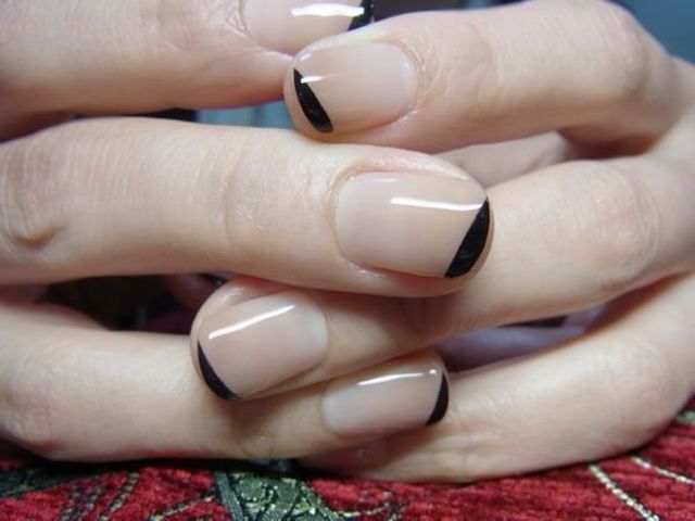 Французский маникюр на коротких ногтях Французский маникюр на коротких ногтях