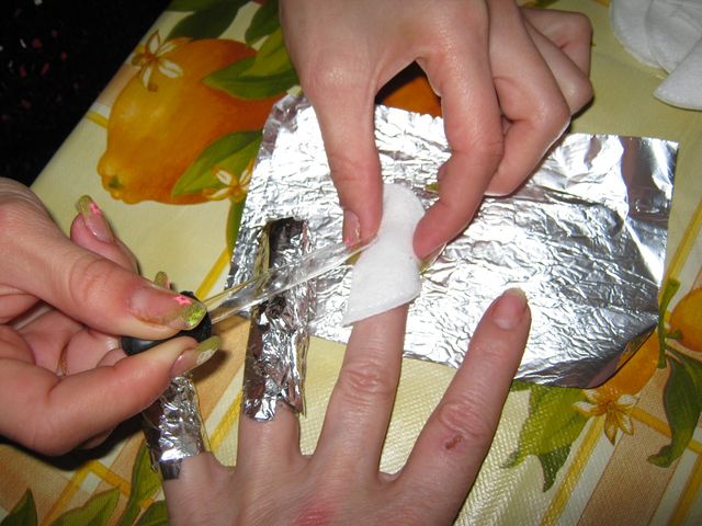 Как снять акриловые ногти самостоятельно