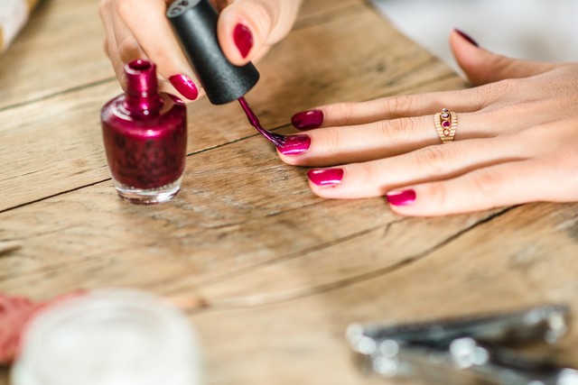 Суперстойкий маникюр Shellac для активной леди Суперстойкий маникюр Shellac для активной леди